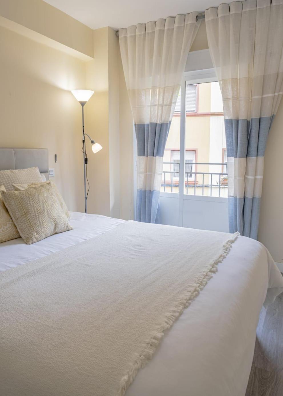 סרגוסה Apartamento Cerca Del Pilar מראה חיצוני תמונה